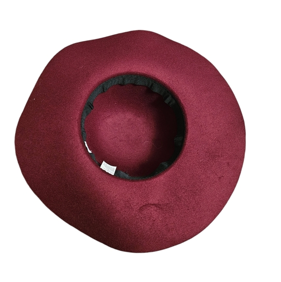 Krafts by Kelly set of 2 womens hats euc - Picture 5 of 15